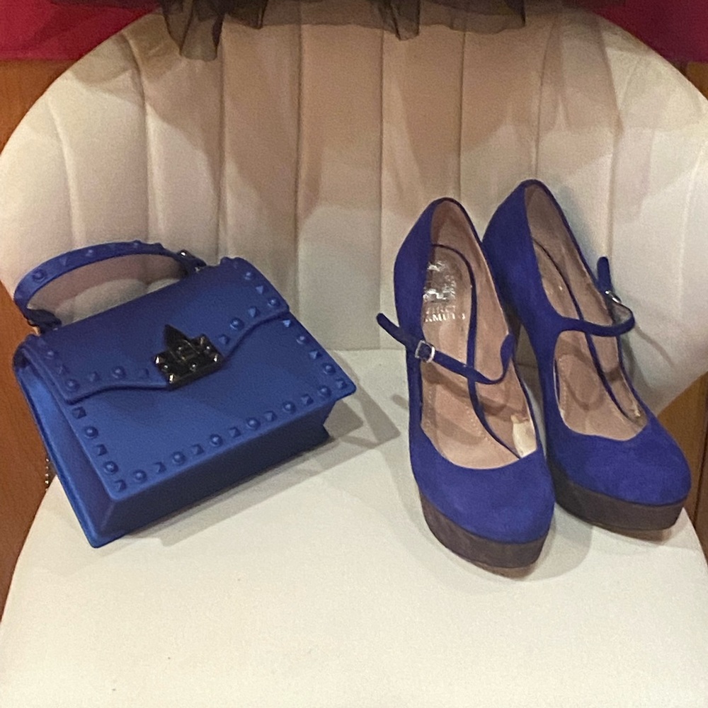 Sexy VINCE CAMUTO velvet platforms!  $35 includes purse w shoes!